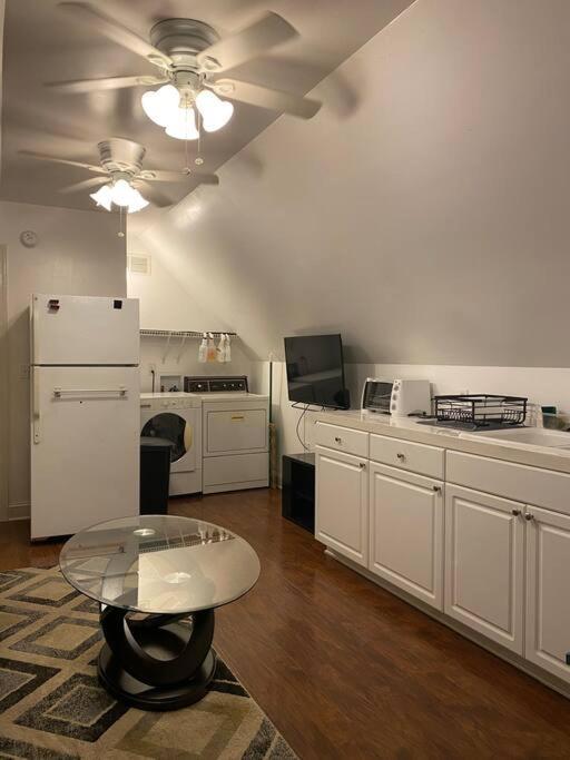 Apartamento Spacious & Private 2Nd Flr. Apt. Irmo Exterior foto